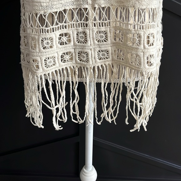 NWT Rue 21 - Crocheted Top - Picture 2 of 9